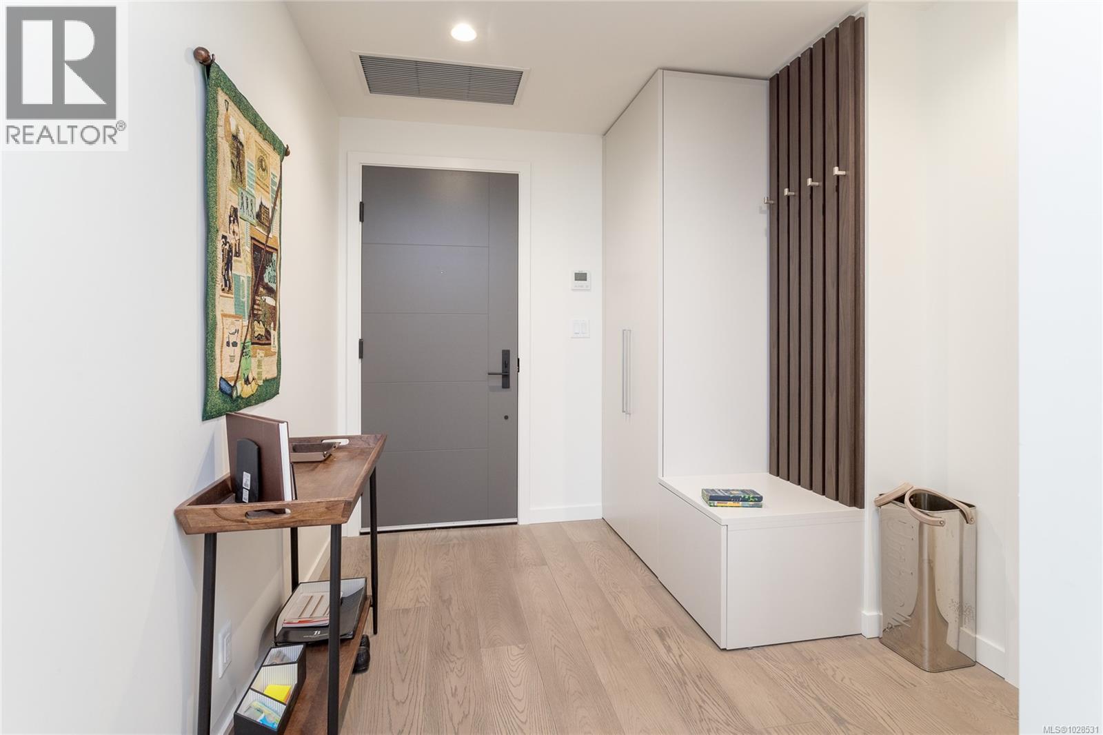 915 2000 Hannington Road, Langford