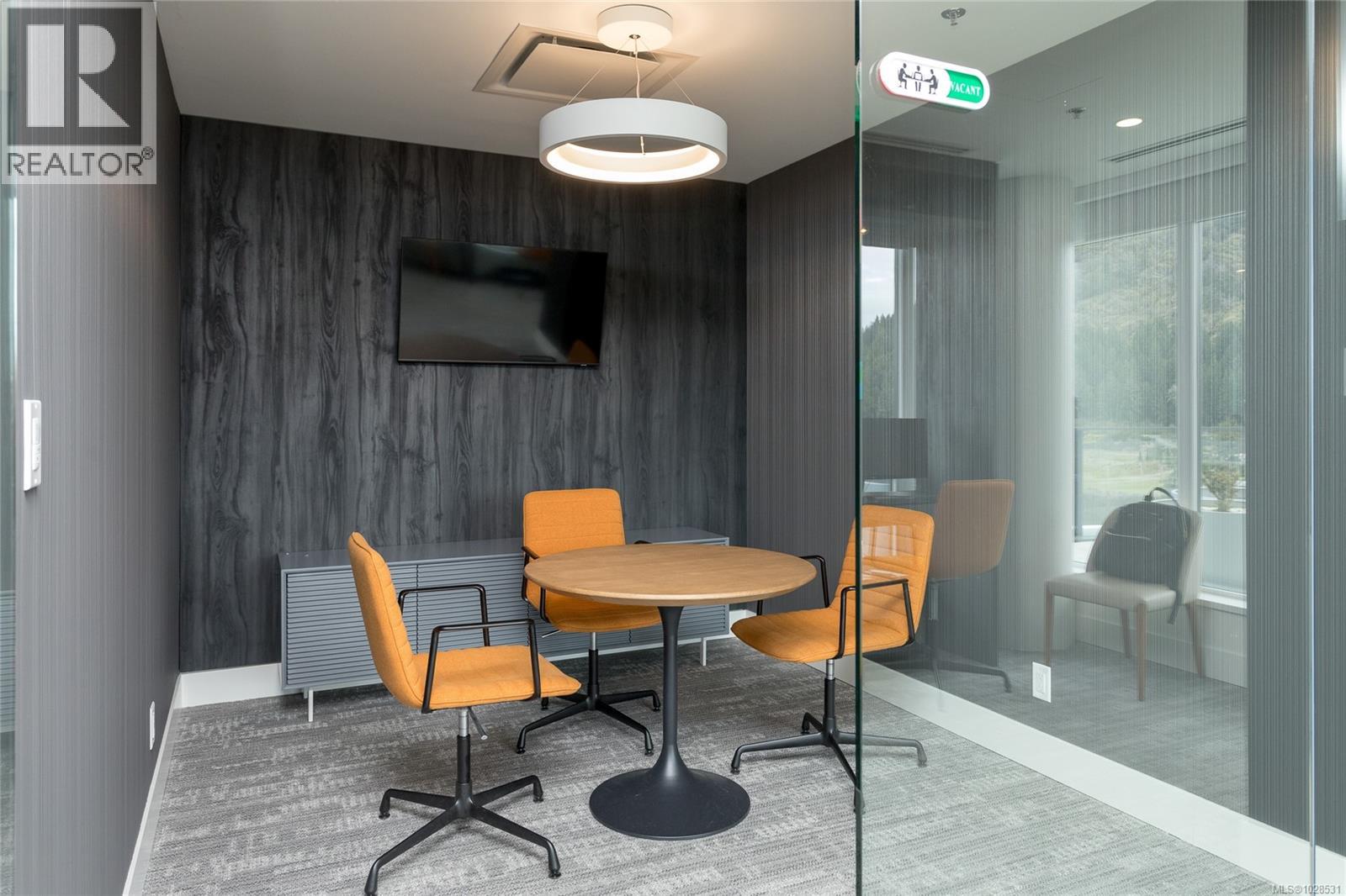 915 2000 Hannington Road, Langford