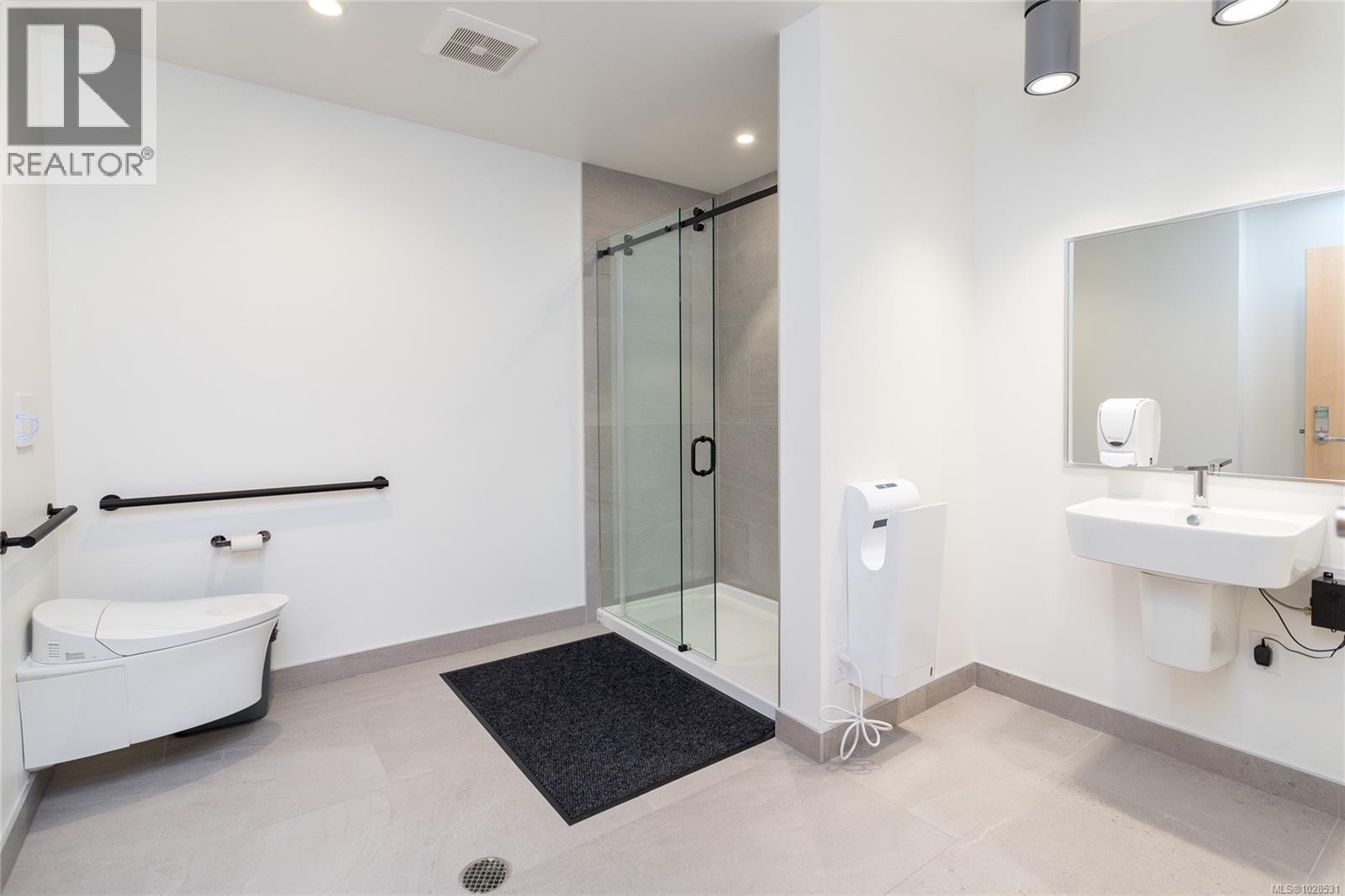 915 2000 Hannington Road, Langford