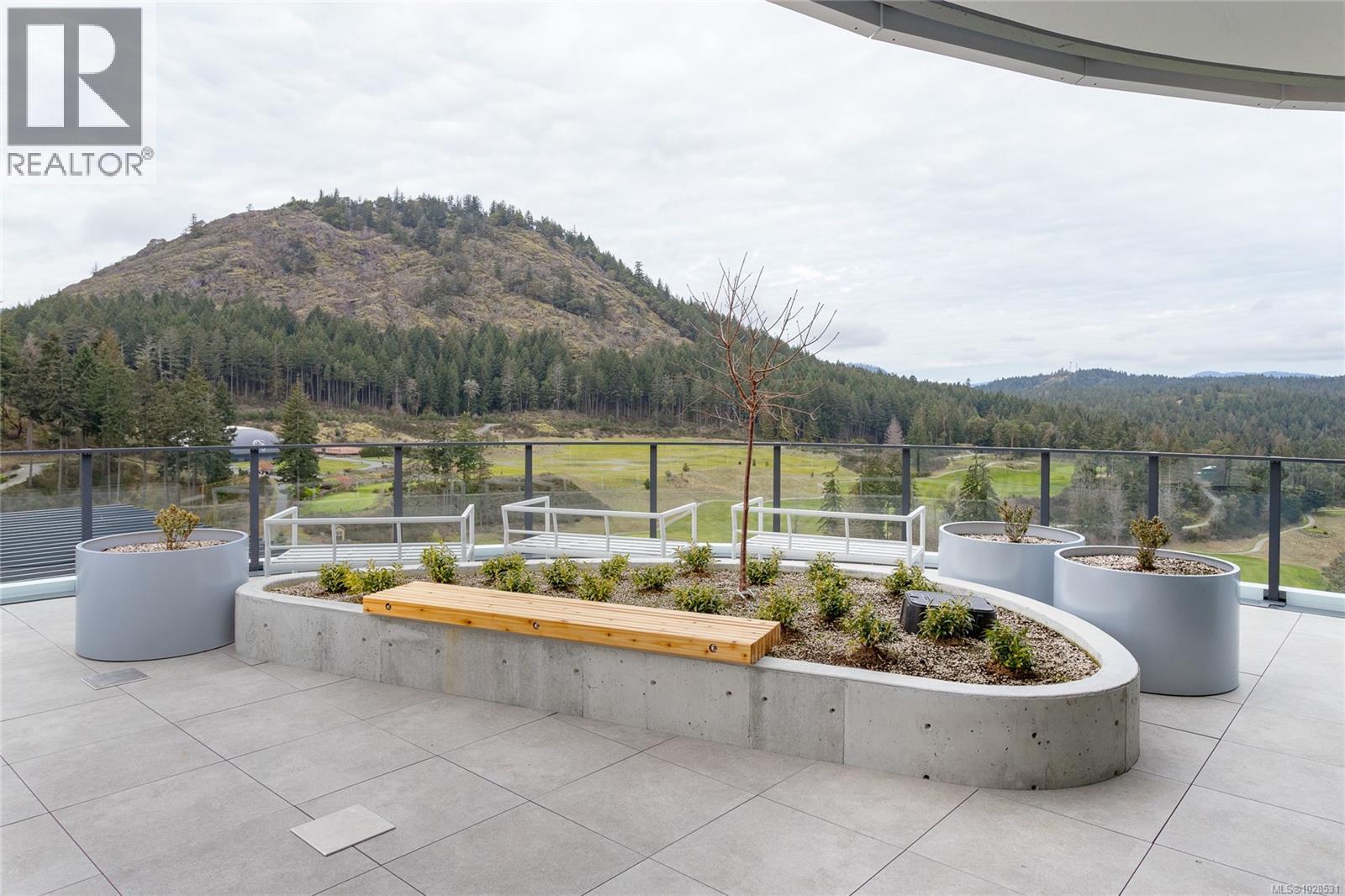 915 2000 Hannington Road, Langford