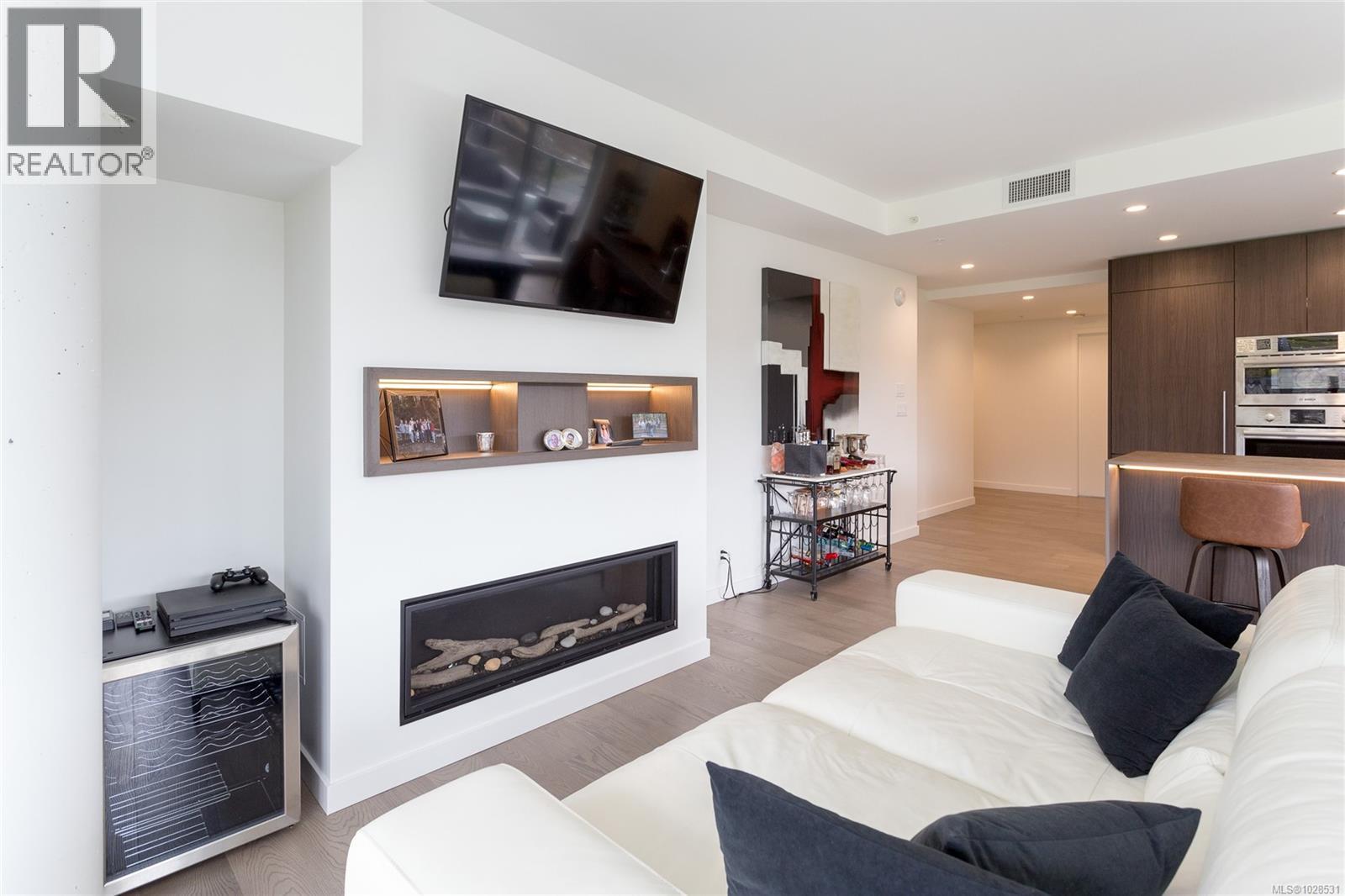 915 2000 Hannington Road, Langford