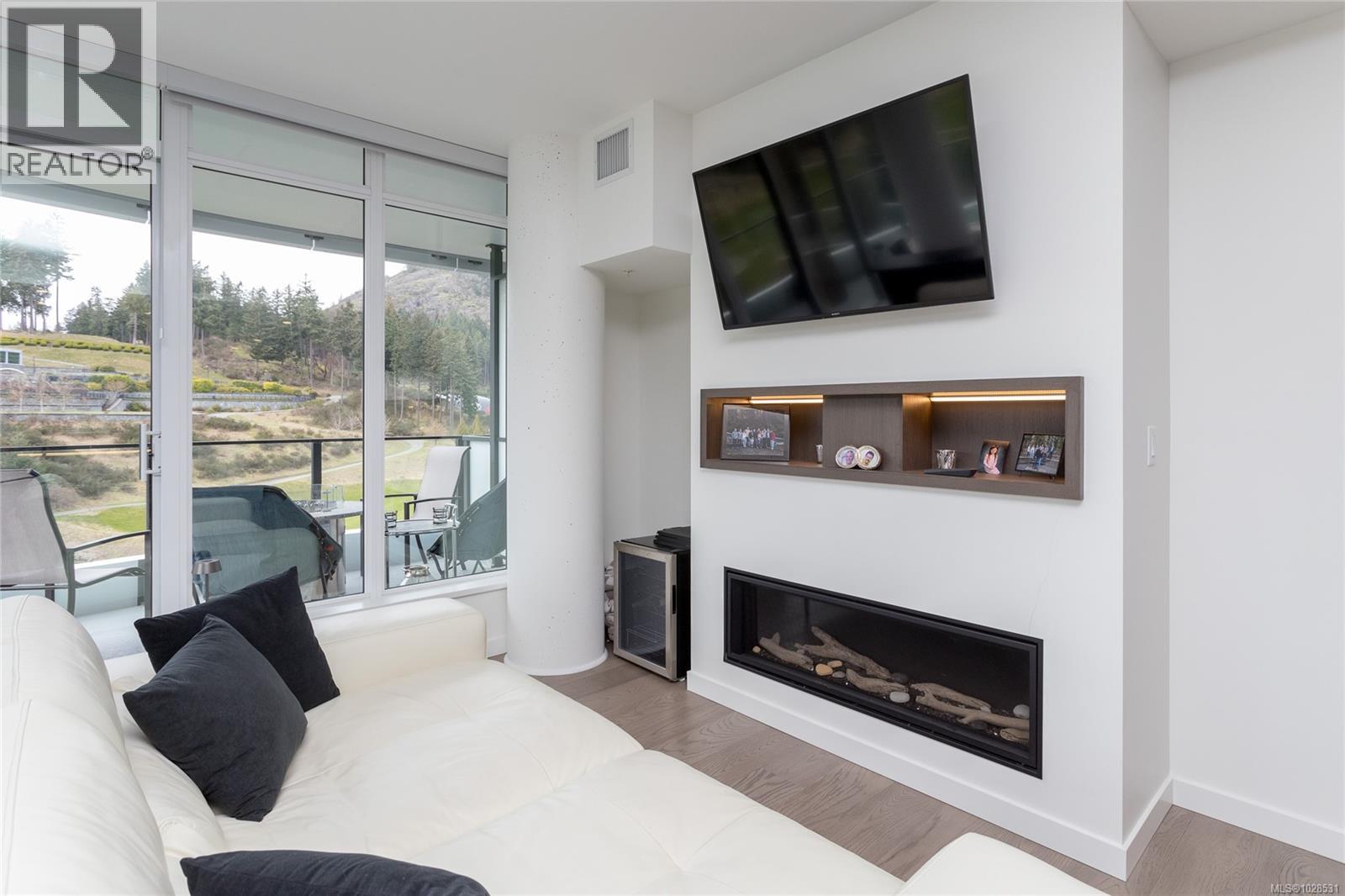 915 2000 Hannington Road, Langford