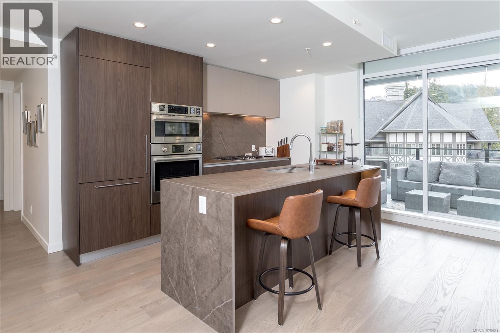 915 2000 Hannington Road, Langford