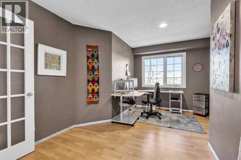 Single Family House for Sale in    Street NW Varsity Calgary 