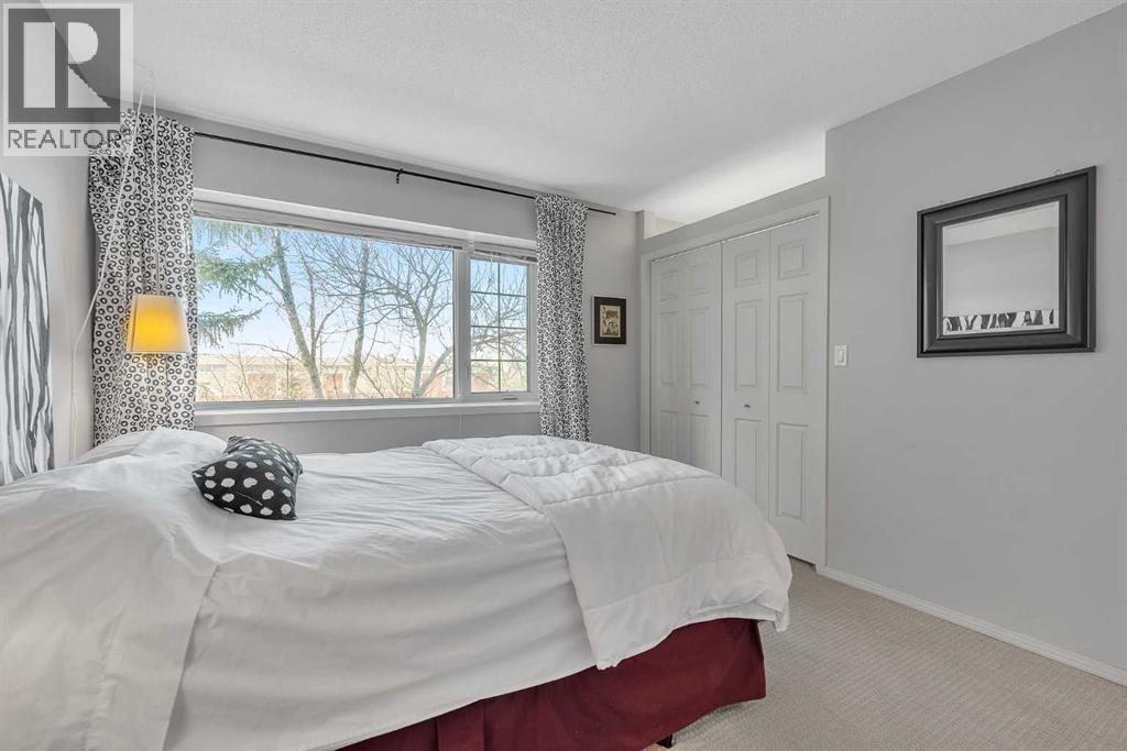 Single Family House for Sale in    Street NW Varsity Calgary 