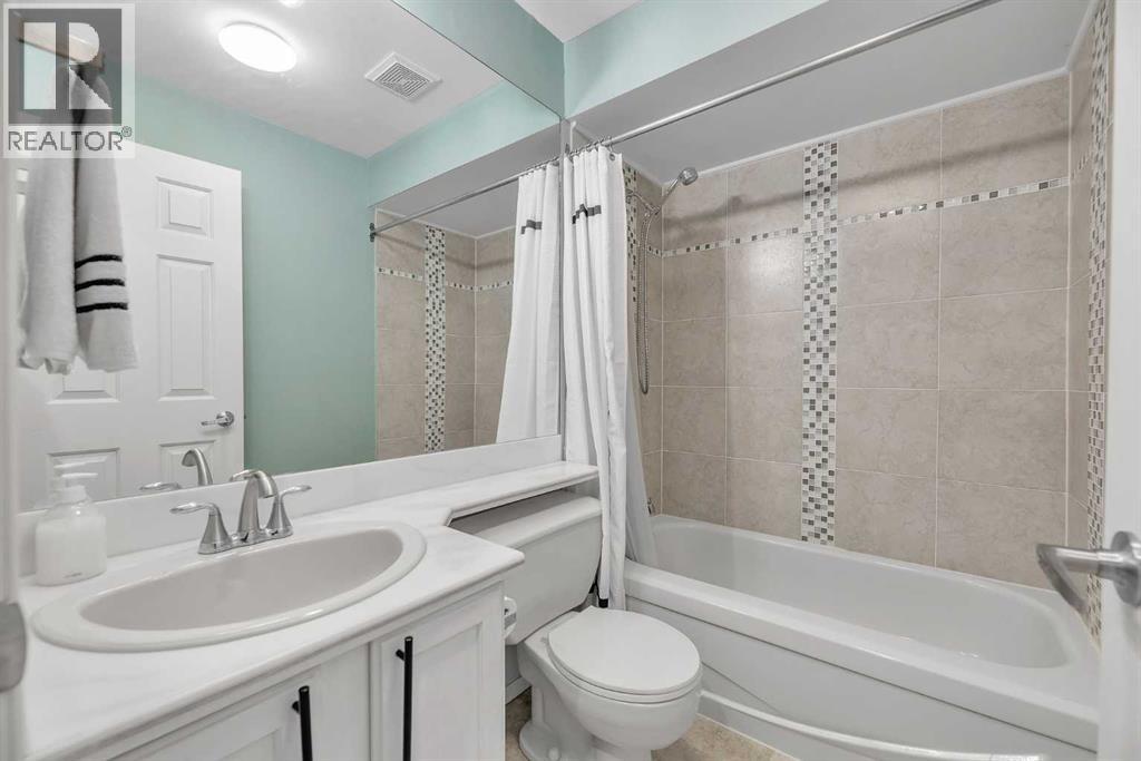 Single Family House for Sale in    Street NW Varsity Calgary 