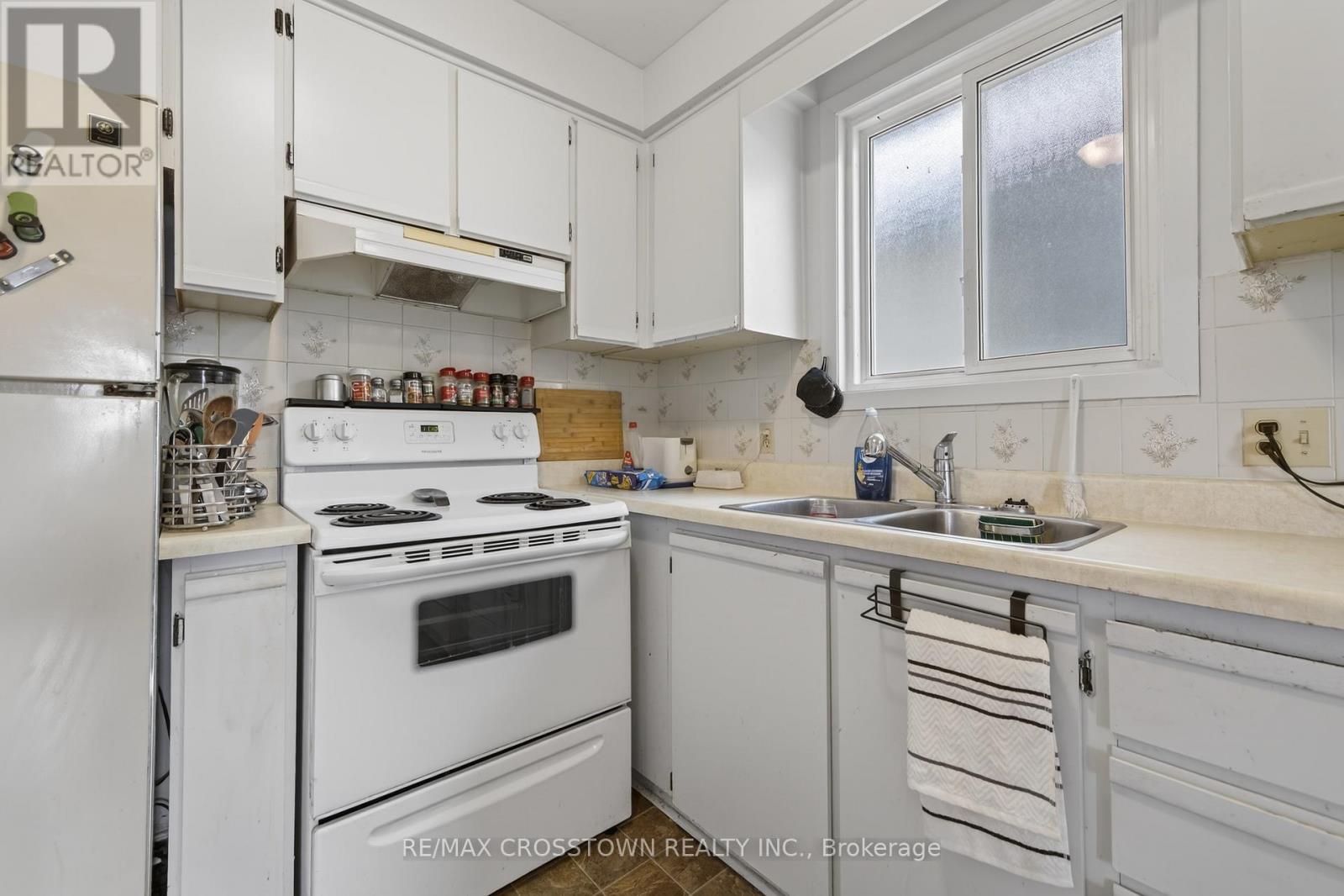 58 ALBERT STREET E - 18