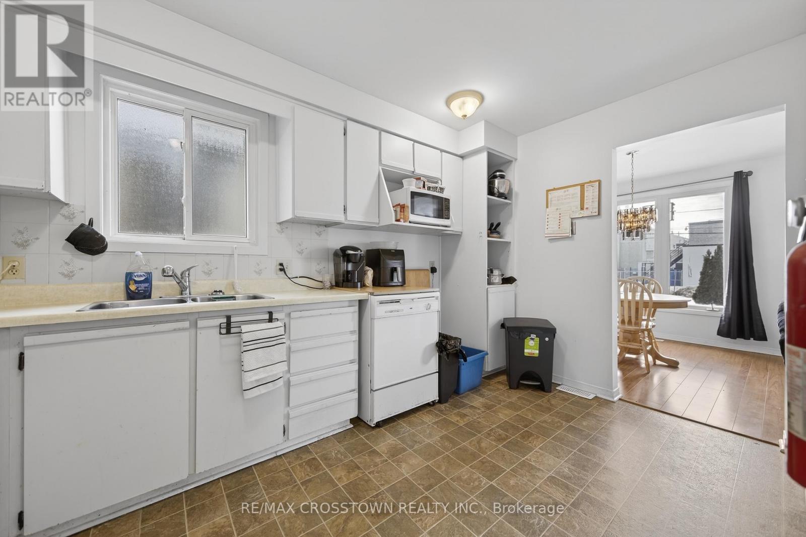 58 ALBERT STREET E - 20