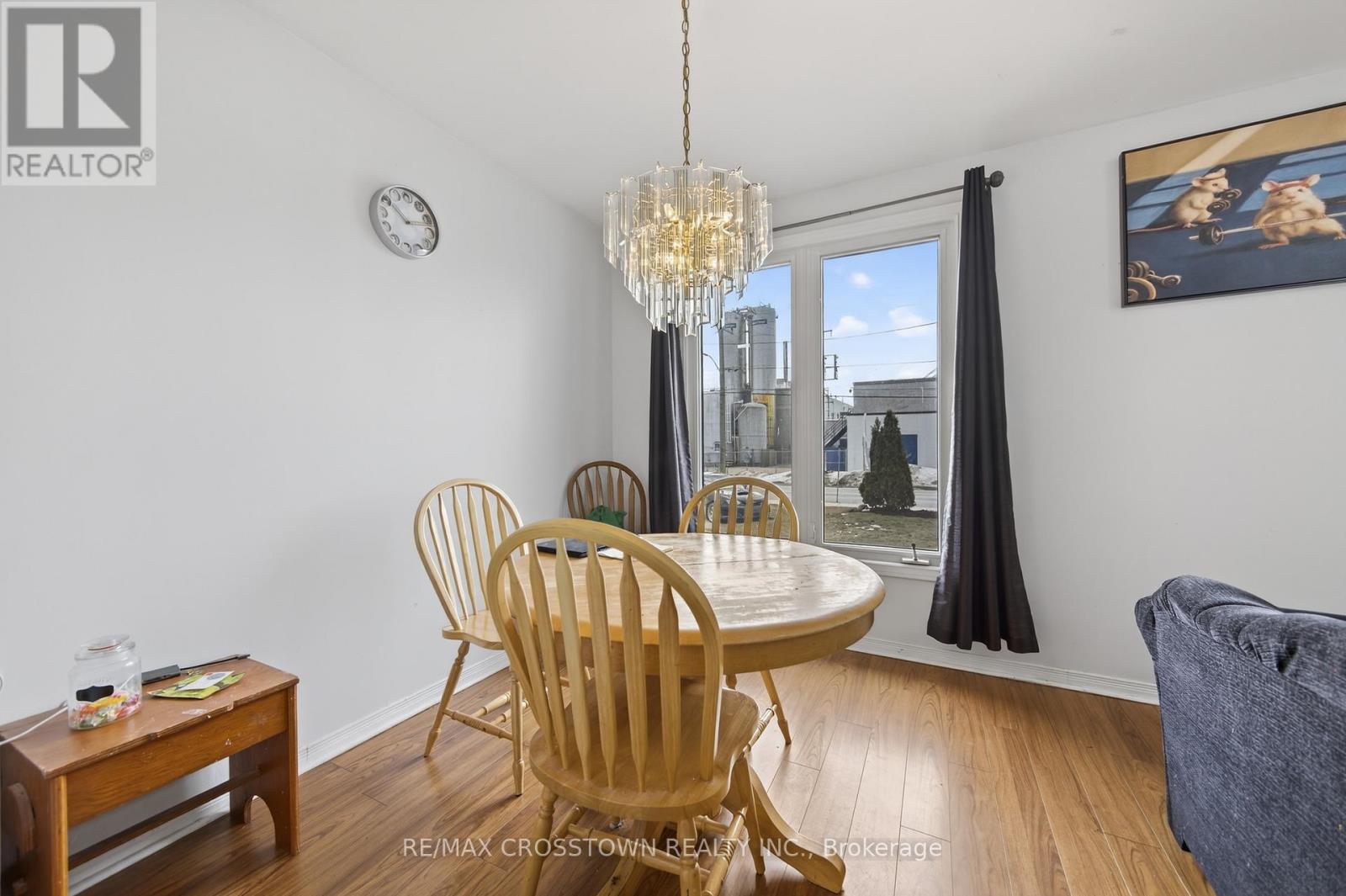 58 ALBERT STREET E - 21