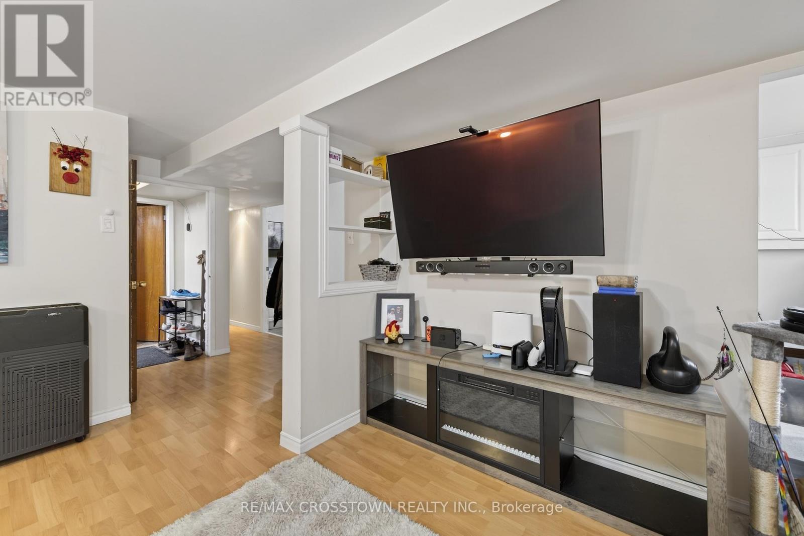 58 ALBERT STREET E - 35
