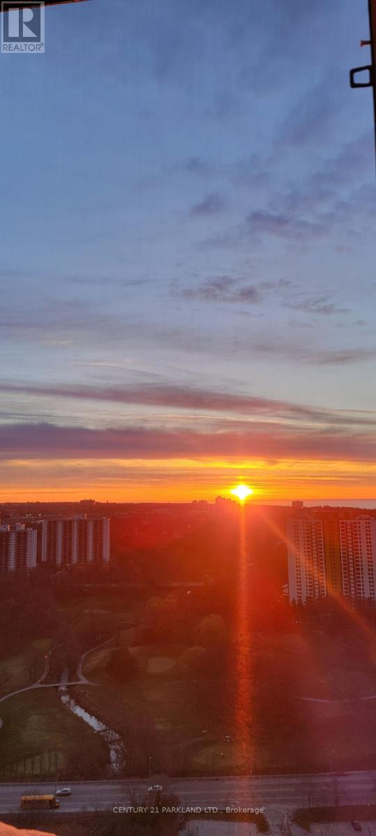 1102 - 3 MASSEY SQUARE