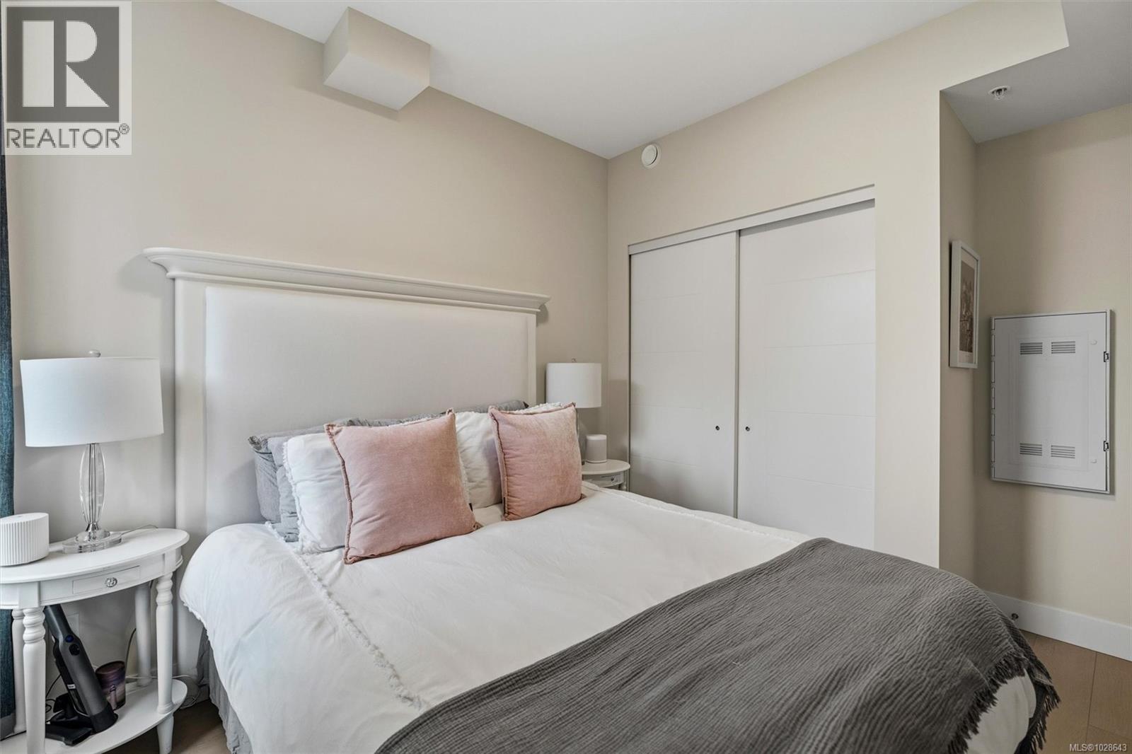 #205 1450 GLENTANA RD - 21