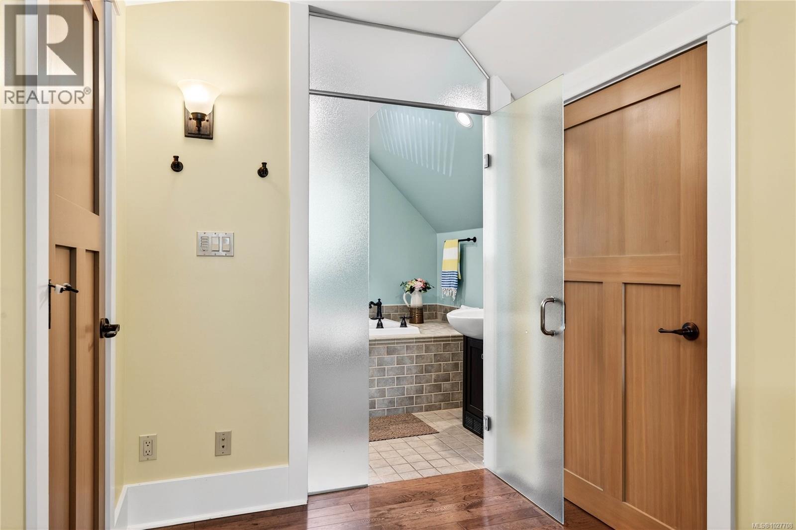 37 315 Robinson Road, Salt Spring