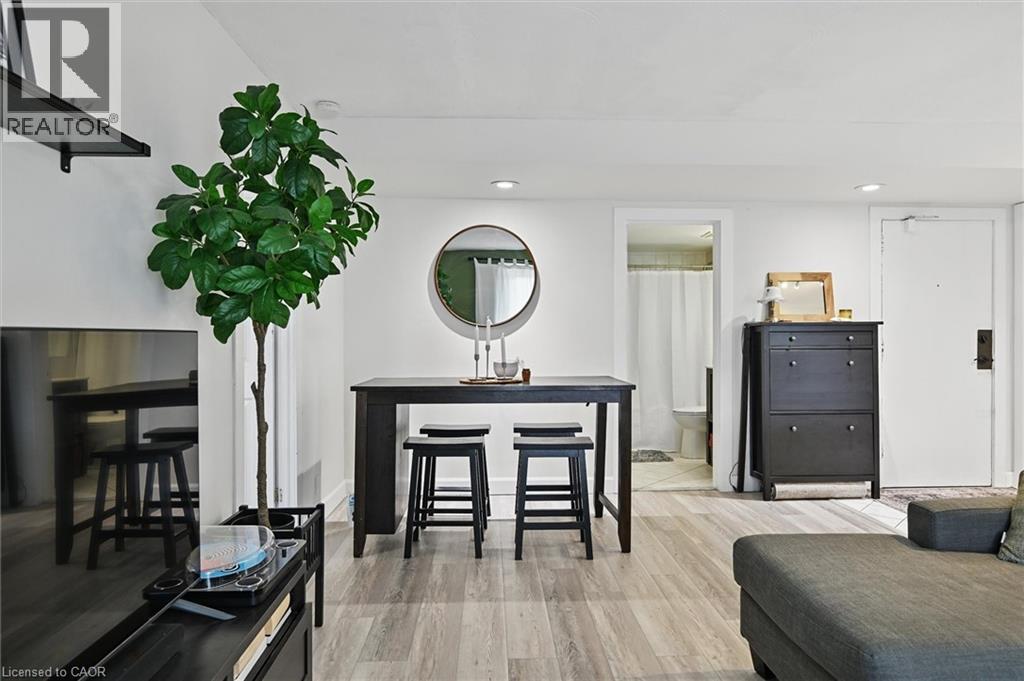 #43 2373 KING STREET E - 17