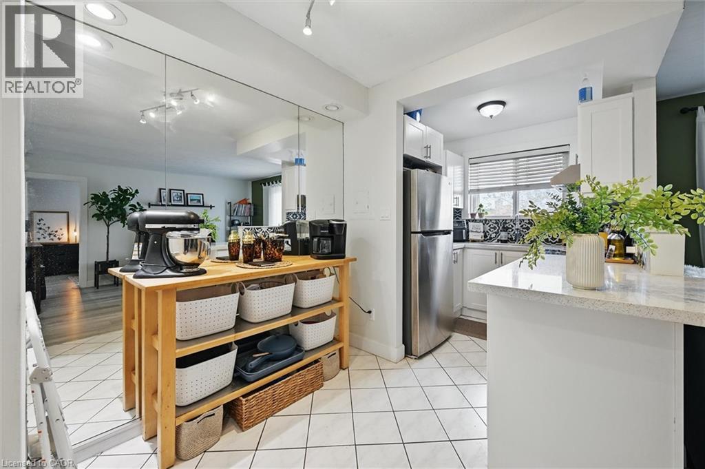 #43 2373 KING STREET E - 9