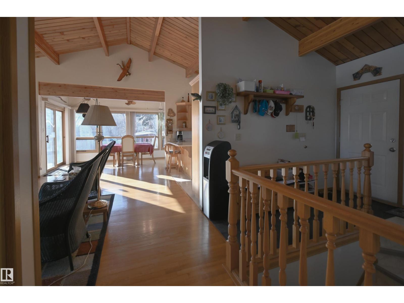 #128 4521 LAKESHORE RD - 16