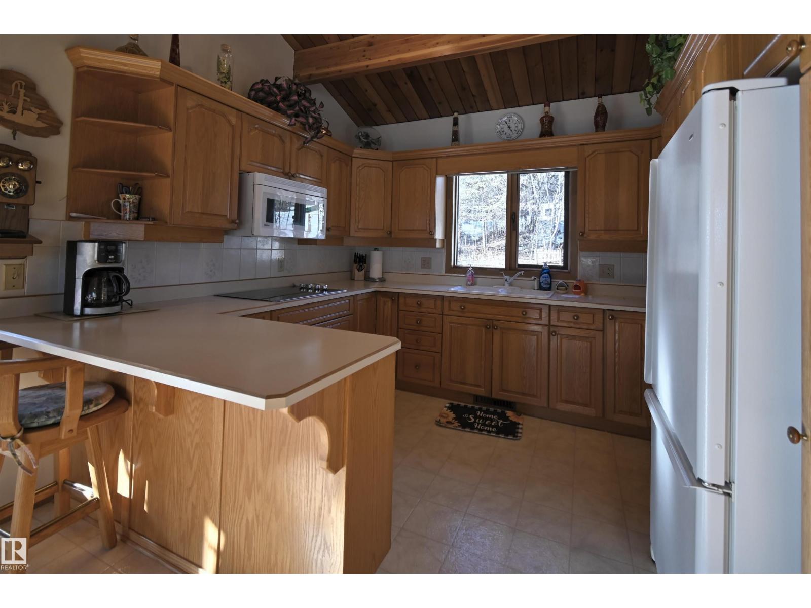 #128 4521 LAKESHORE RD - 4