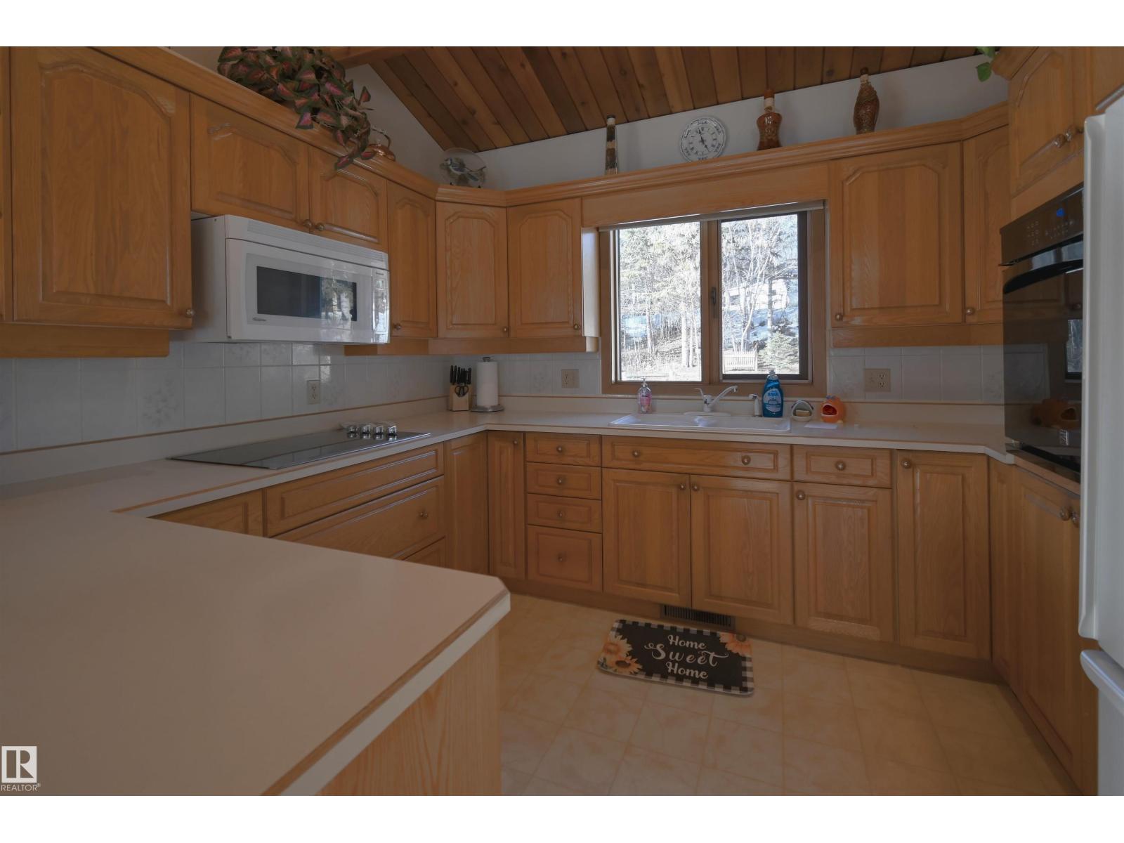 #128 4521 LAKESHORE RD - 5
