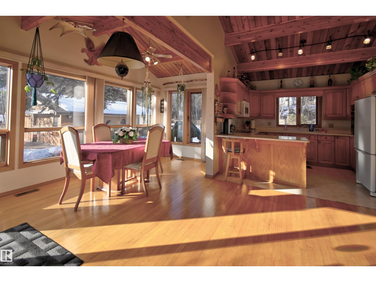 #128 4521 LAKESHORE RD - 6