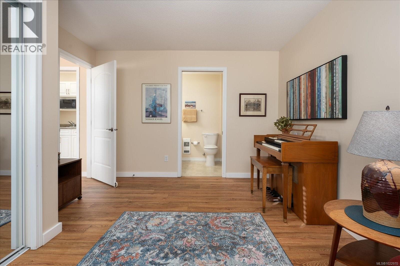 703 261 Mills St, Parksville