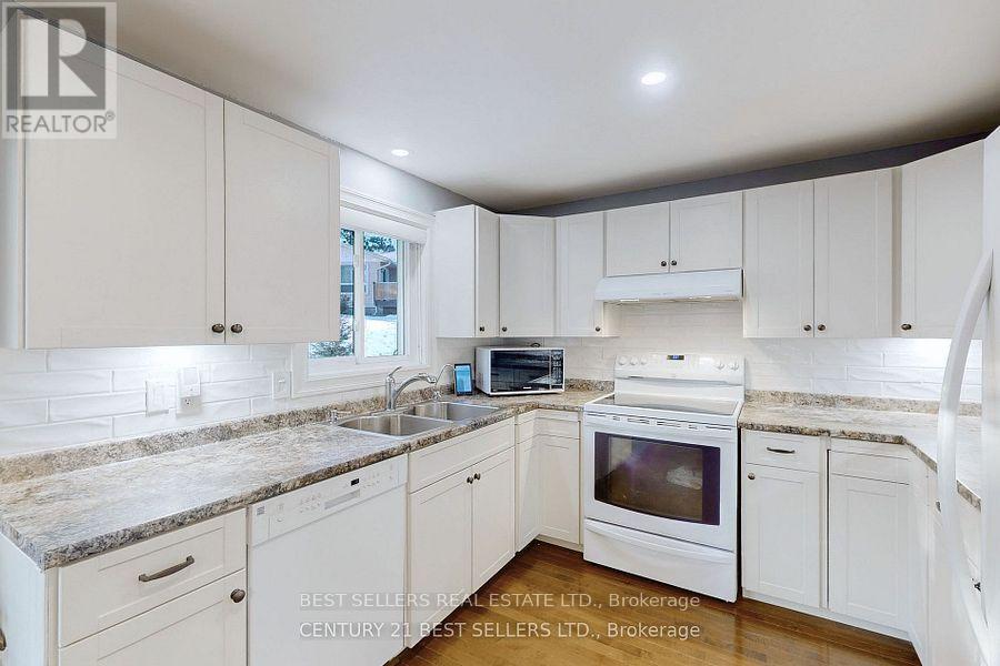 26 TECUMSETH PINES DRIVE - 10