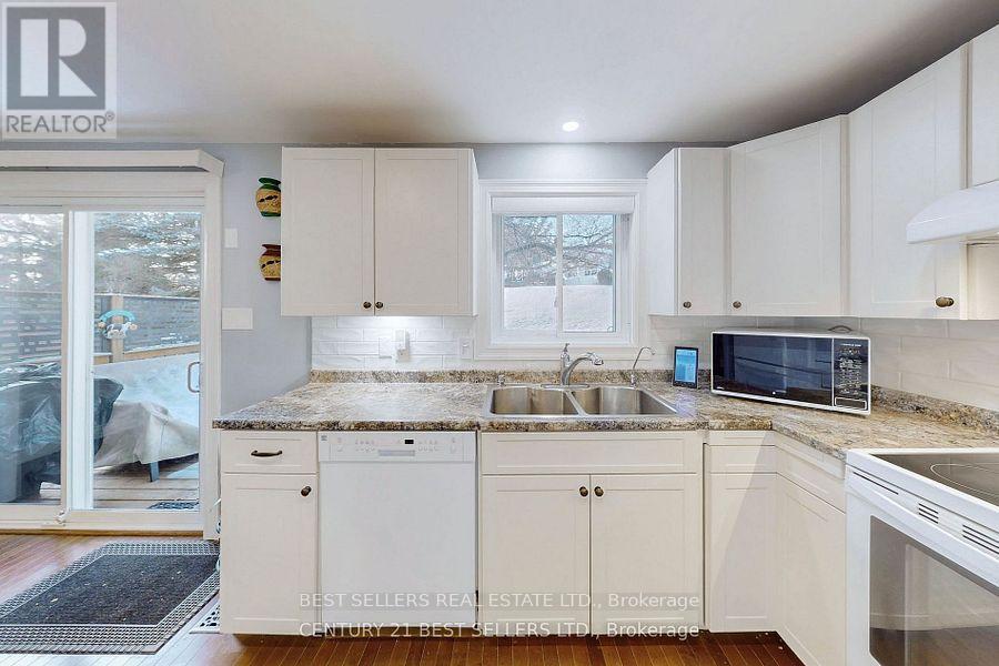 26 TECUMSETH PINES DRIVE - 12