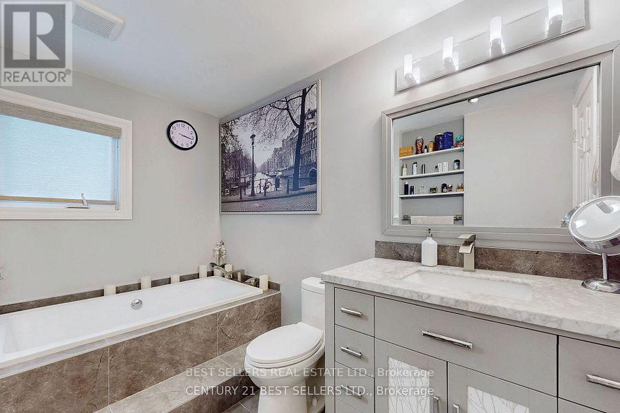 26 TECUMSETH PINES DRIVE - 15