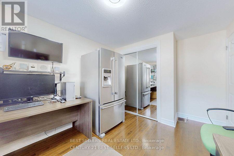 26 TECUMSETH PINES DRIVE - 31
