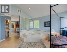 3495 Harwood Rd, Hornby Island, BC V0R1Z0 Photo 26