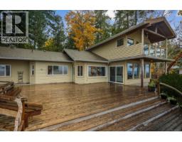 Kitchen - 3495 Harwood Rd, Hornby Island, BC V0R1Z0 Photo 8