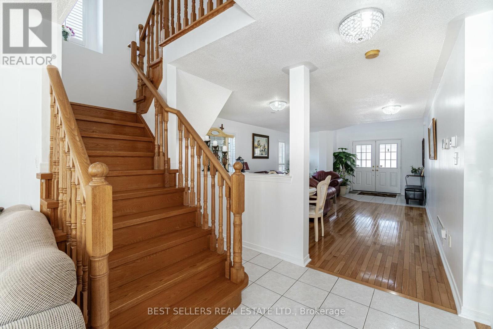 4 BERESFORD CRESCENT - 18