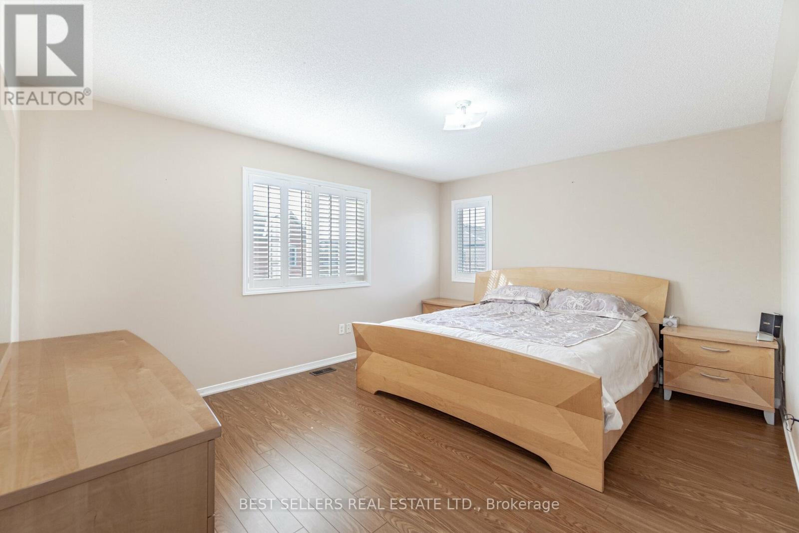 4 BERESFORD CRESCENT - 21