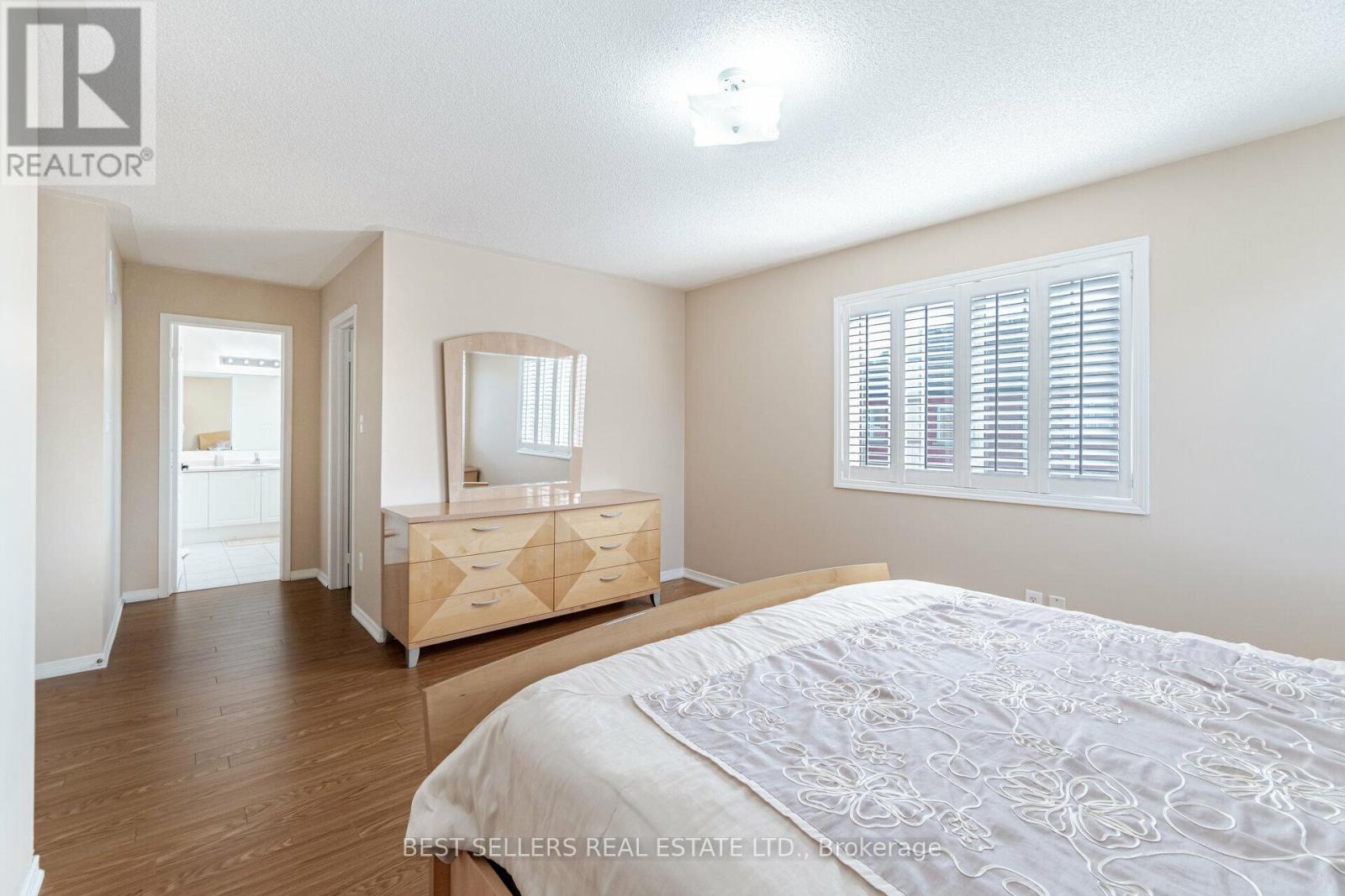 4 BERESFORD CRESCENT - 22