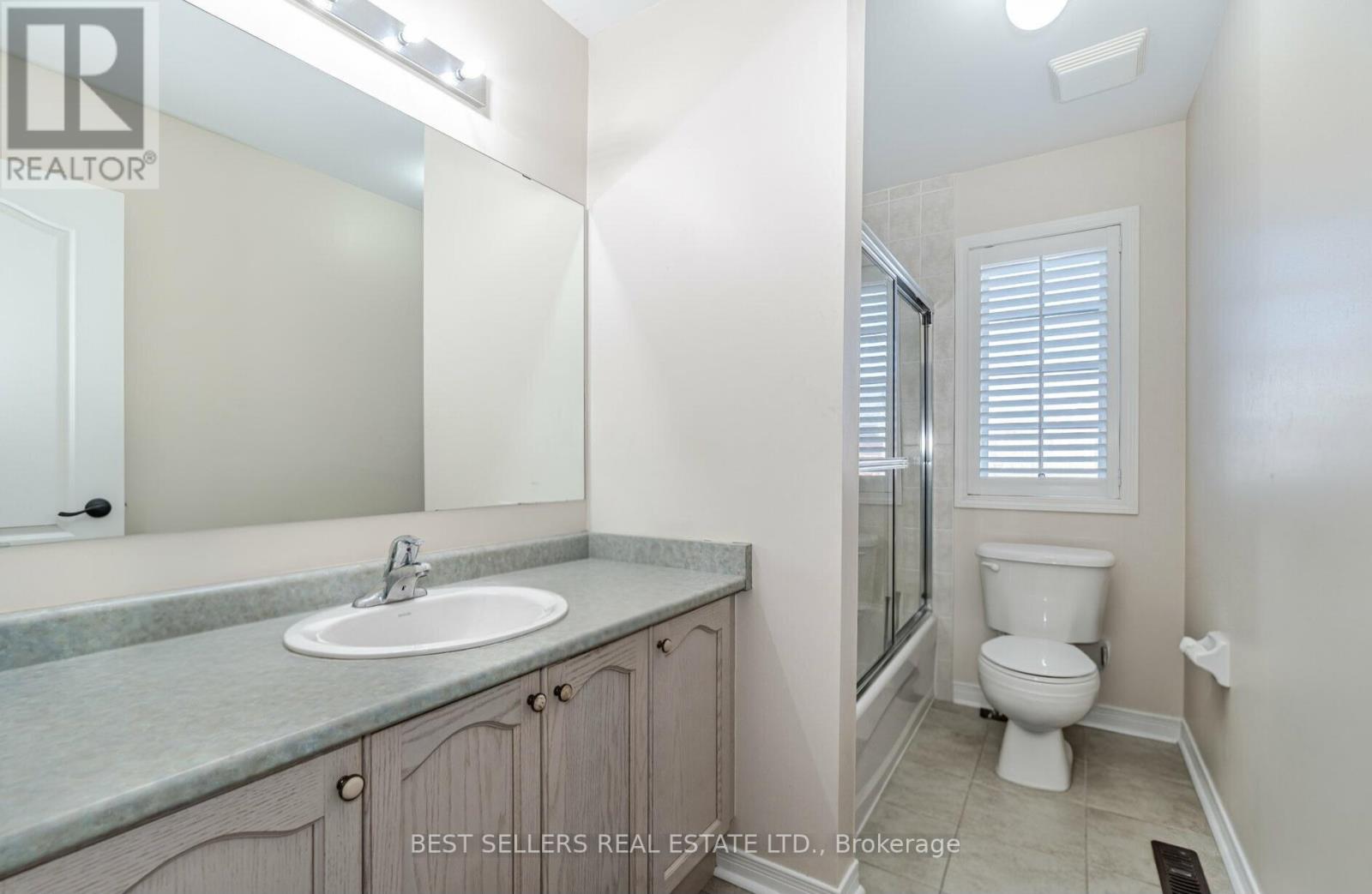 4 BERESFORD CRESCENT - 29