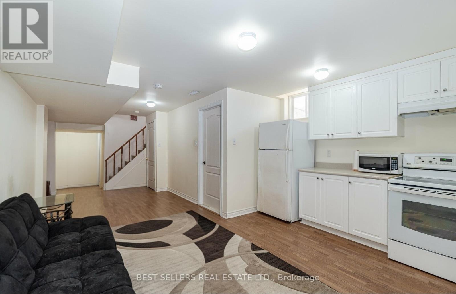 4 BERESFORD CRESCENT - 31