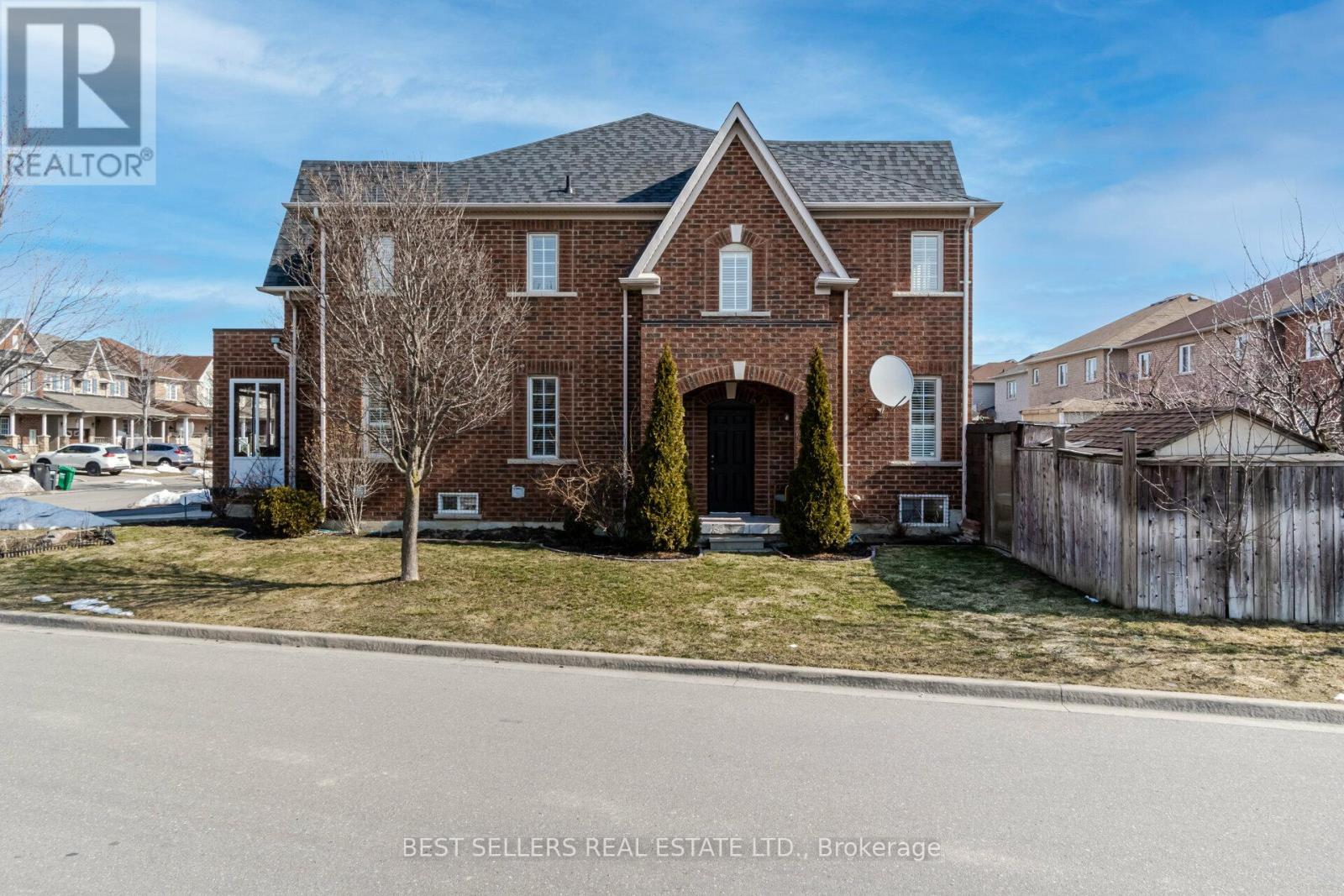 4 BERESFORD CRESCENT - 4