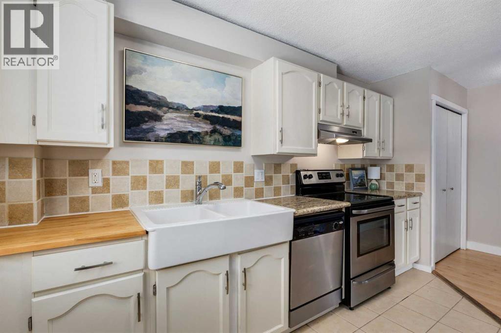 Single Family House for Sale in    Street SW Killarney/Glengarry Calgary 