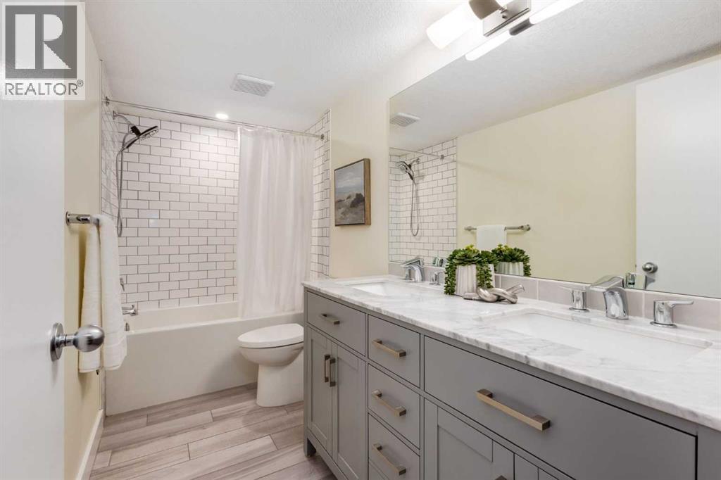 Single Family House for Sale in    Street SW Killarney/Glengarry Calgary 