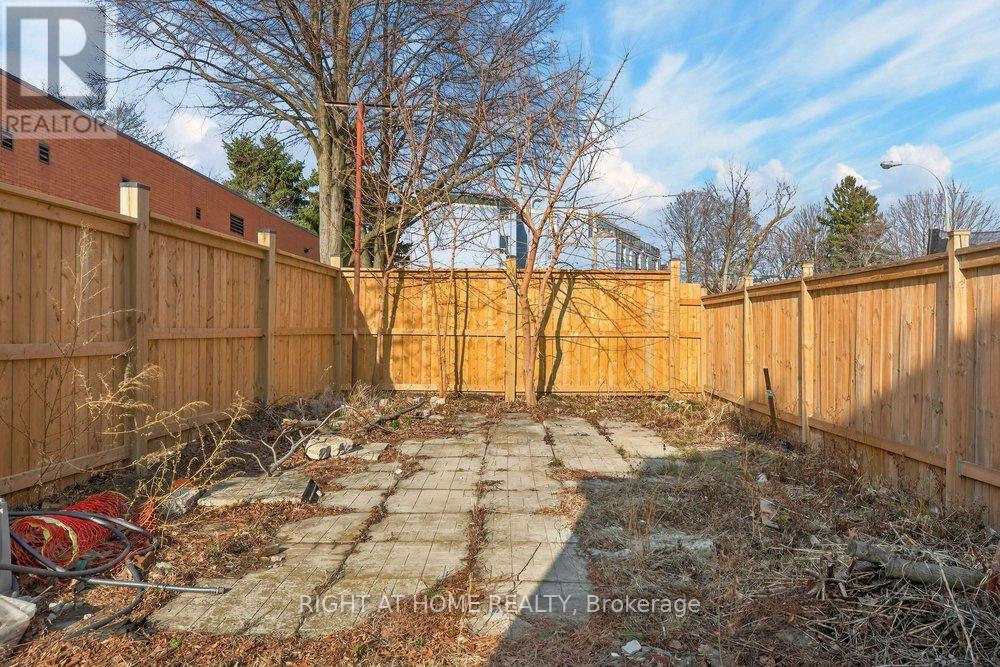 141 RAY STREET N - 33