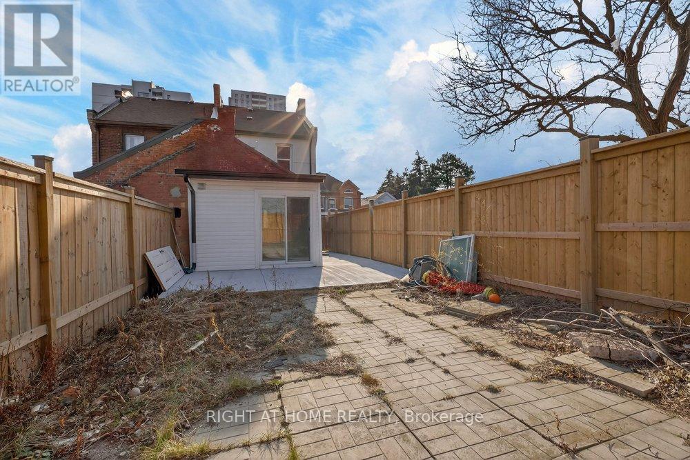 141 RAY STREET N - 36
