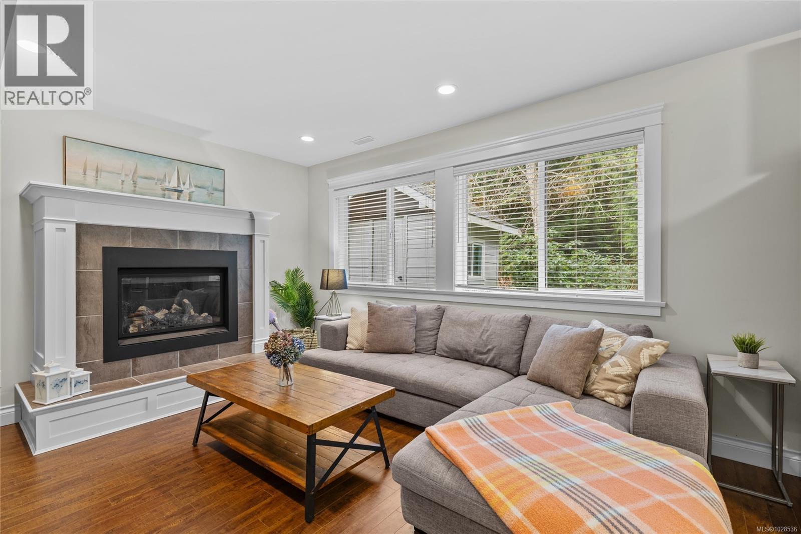 2486 GLENDOIK WAY - 37