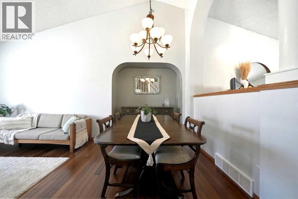 Single Family House for Sale in  Coral Keys Drive NE Coral Springs Calgary 