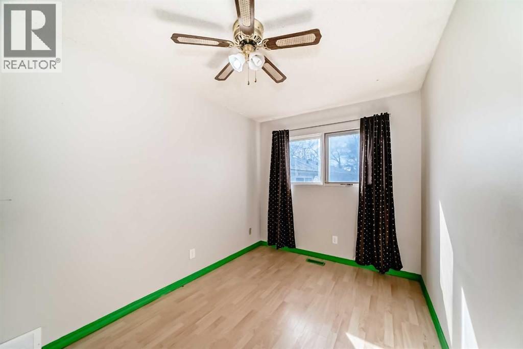 Single Family House 3 Level for Sale in  Midridge Drive SE Midnapore Calgary 