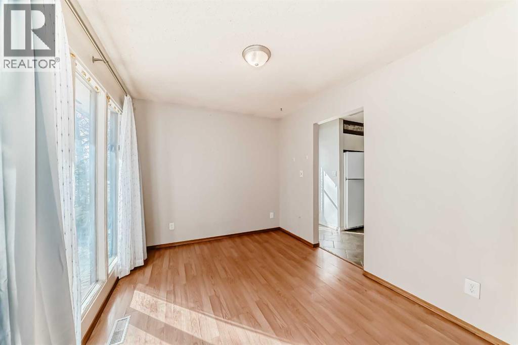 Single Family House 3 Level for Sale in  Midridge Drive SE Midnapore Calgary 