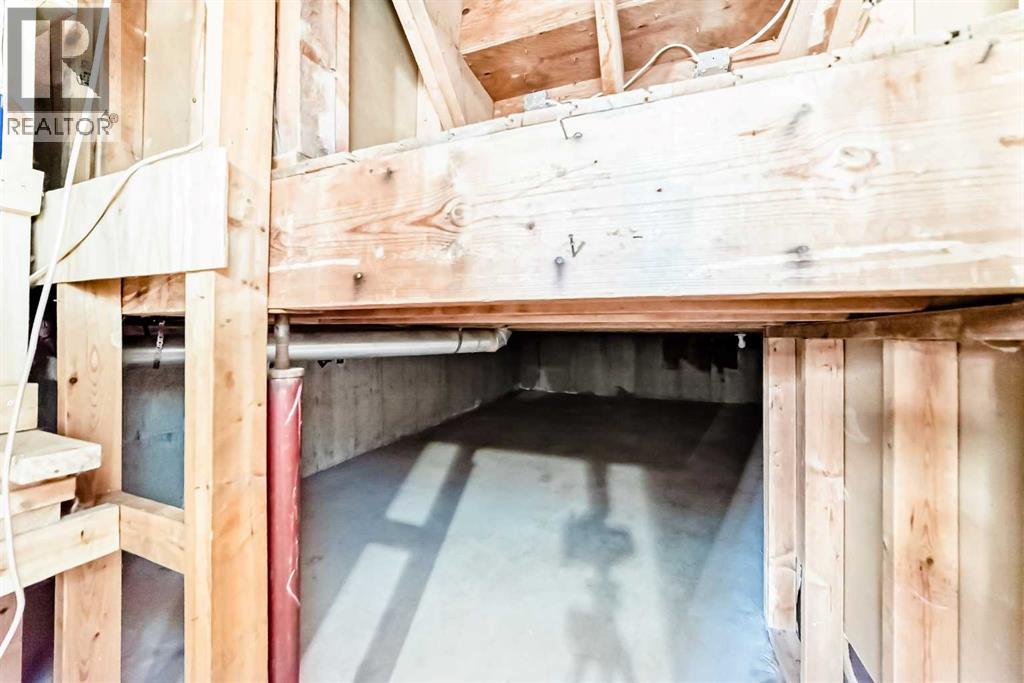 Single Family House 3 Level for Sale in  Midridge Drive SE Midnapore Calgary 