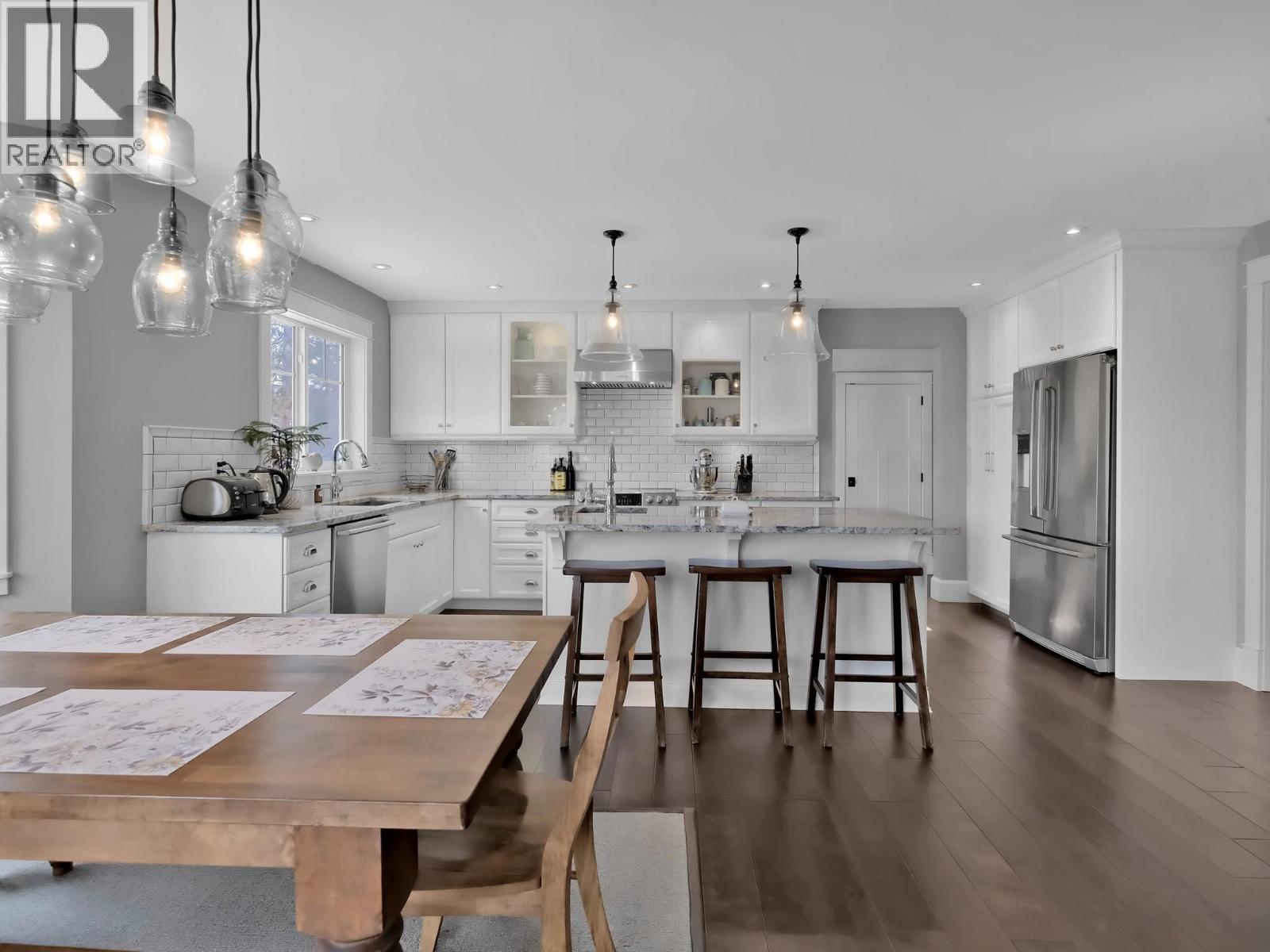  552 PINEVIEW Drive, Kaleden