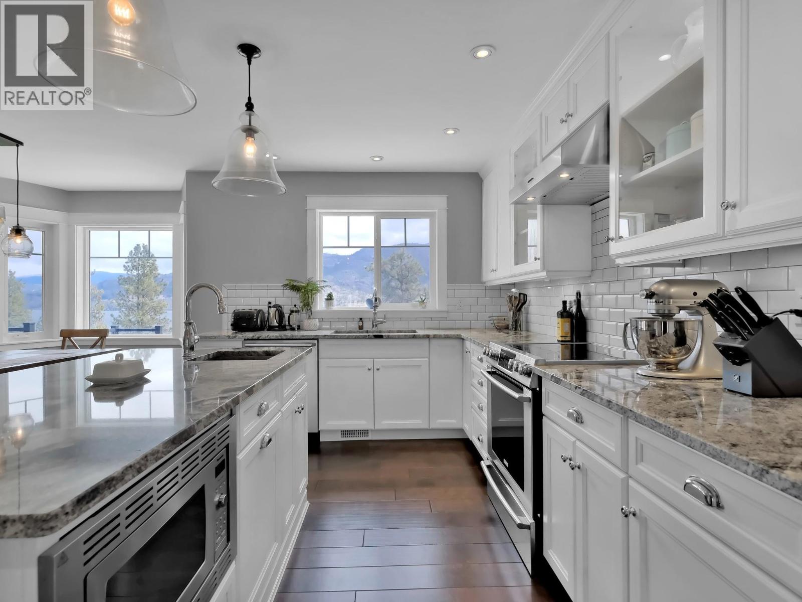  552 PINEVIEW Drive, Kaleden