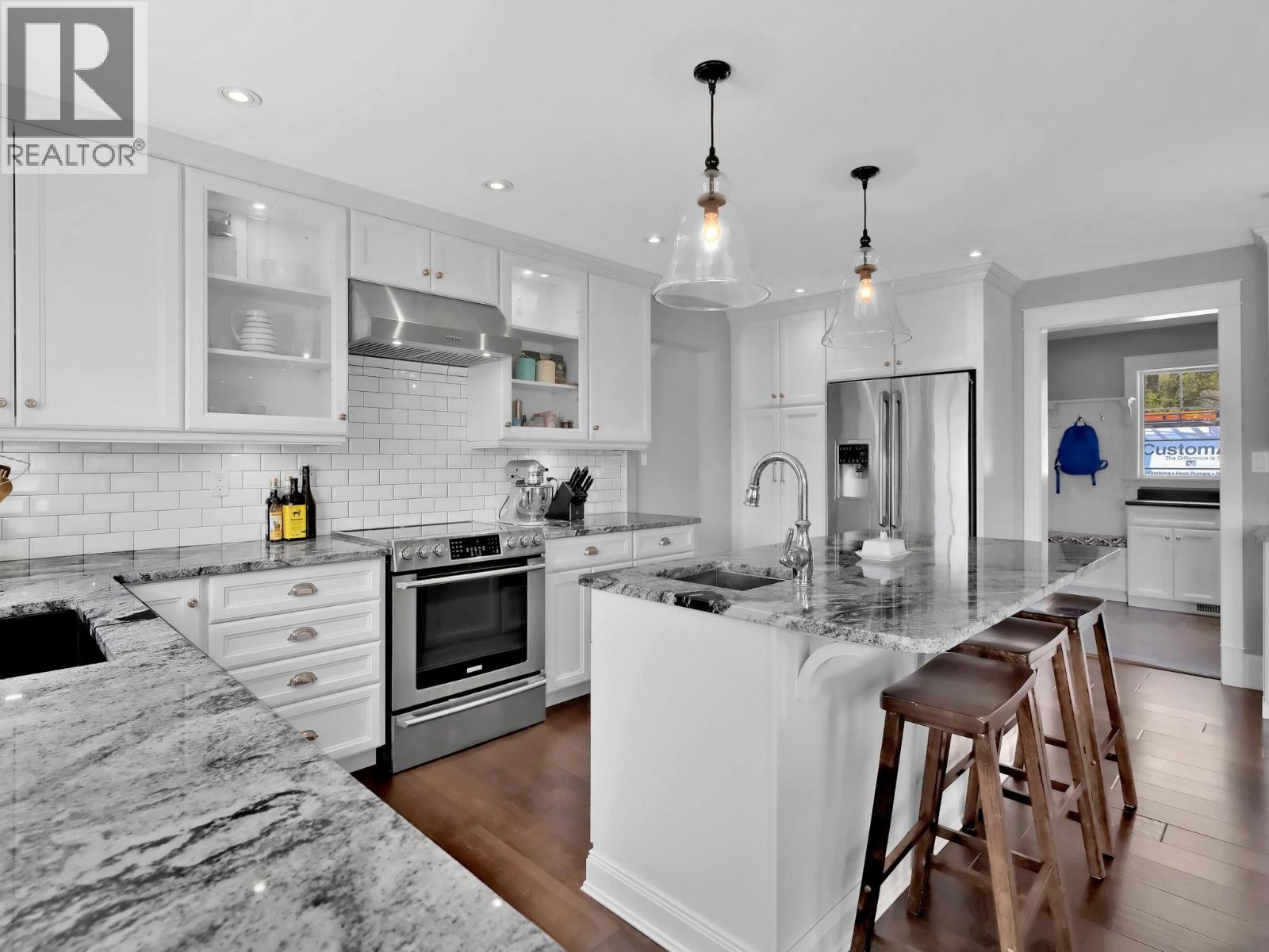  552 PINEVIEW Drive, Kaleden