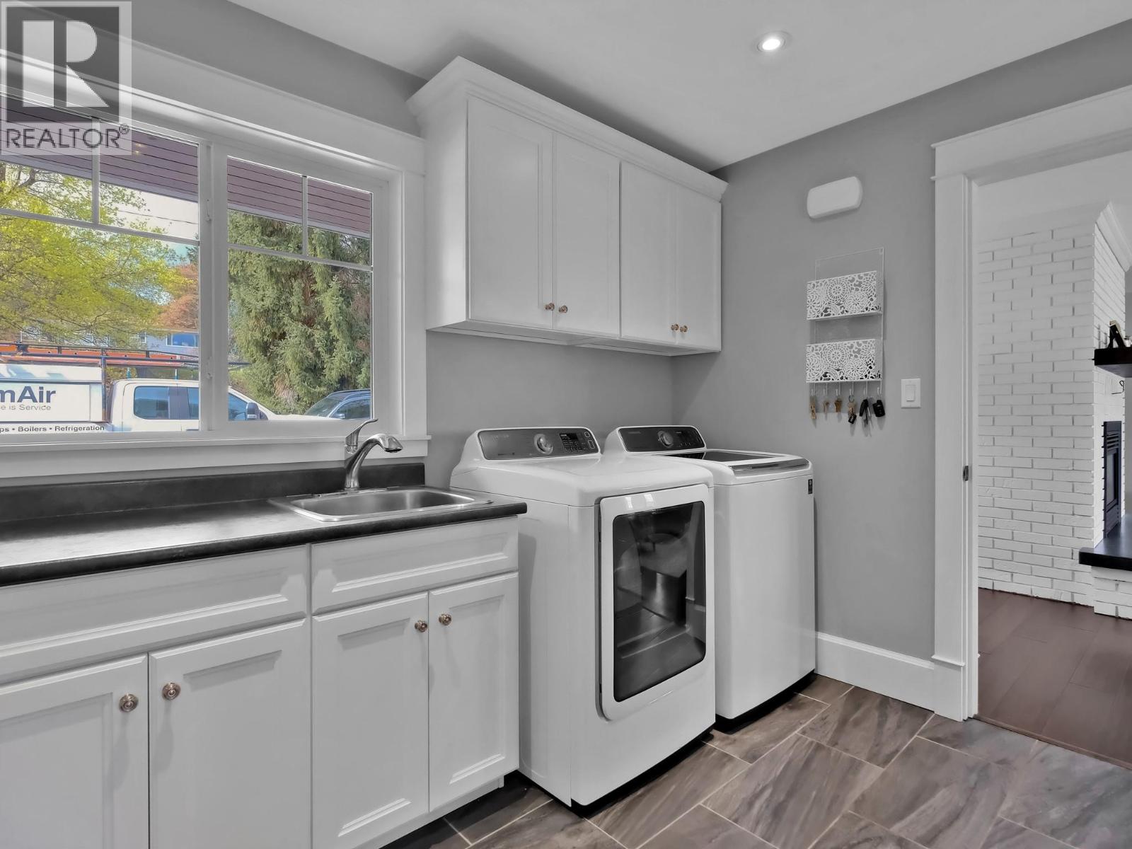  552 PINEVIEW Drive, Kaleden