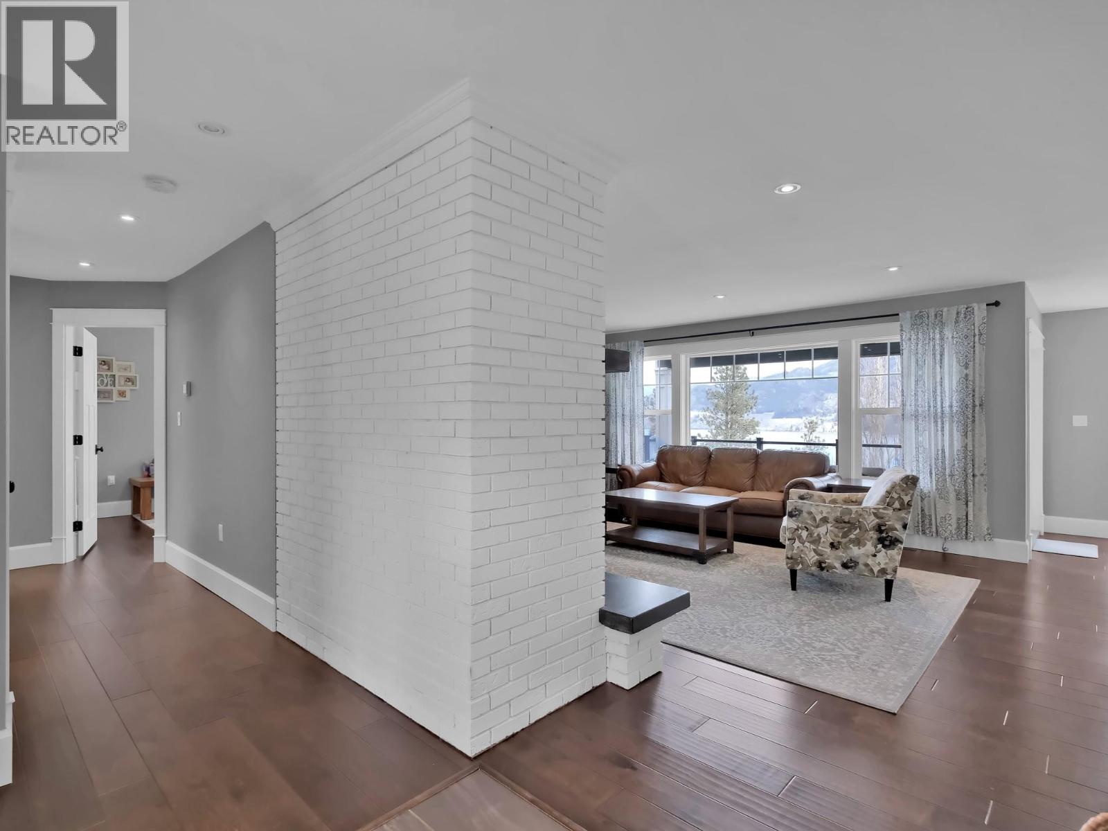  552 PINEVIEW Drive, Kaleden